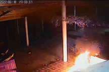 Vụ ném "bom xăng" đốt nhà lúc nửa đêm: Tạm giữ 2 đối tượng