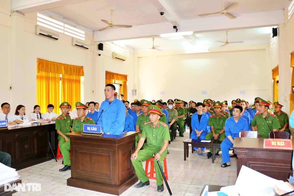Chủ mưu vụ 70 giang hồ hỗn chiến ở Phú Quốc: Bị cáo không phải dân xã hội - 1 Chủ mưu vụ 70 giang hồ hỗn chiến ở Phú Quốc: Bị cáo không phải dân xã hội - 1