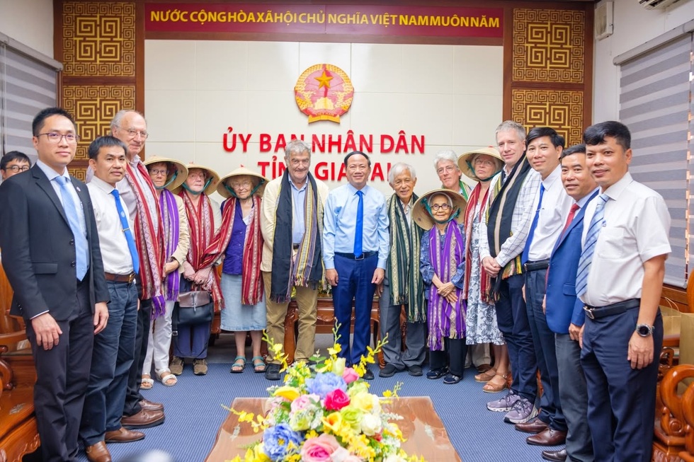 教師の給与が公正であれば教育は大きく進歩するだろう - 6 Giáo dục sẽ tiến bộ vượt bậc khi nhà giáo được trả công xứng đáng - 6