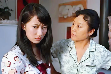 Bữa cơm đầu tiên sau đám cưới, mẹ chồng khiếp sợ với bát canh tôi nấu