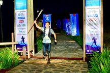 Quang Trần giành ngôi vô địch giải chạy 160km đầu tiên ở Việt Nam