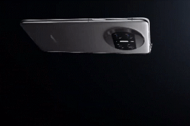 Smartphone gập Huawei Mate X3 ra mắt: Cấu hình mạnh nhưng vẫn thiếu 5G