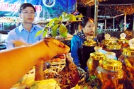 Mở chợ phiên bán sâm Ngọc Linh mỗi tháng một lần
