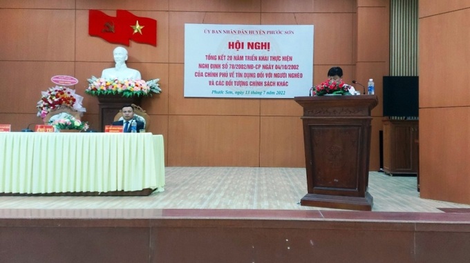 Ông Trần Cao Kim-Giám đốc Phòng Giao dịch NHCSXH huyện Phước Sơn phát biểu