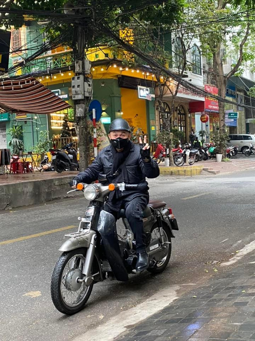 Vua hề chèo Xuân Hinh tuổi 63: Cuộc sống an nhàn, về hưu đào ao câu cá - 10 Vua hề chèo Xuân Hinh tuổi 63: Cuộc sống an nhàn, về hưu đào ao câu cá - 10