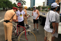Chủ tịch Hải Phòng chỉ đạo xử nghiêm người đạp xe tập thể dục "bất chấp"