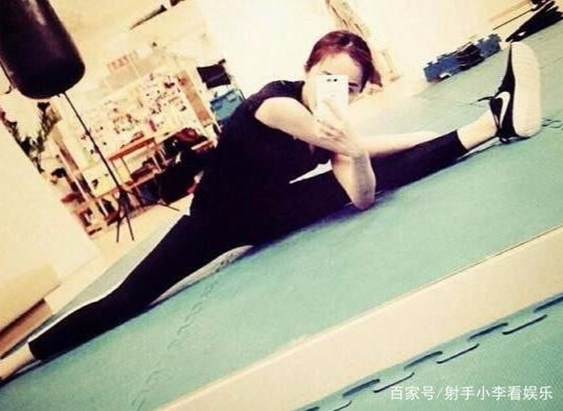 Trầm trồ trước tài bẻ lưng, xoạc chân của nhiều diễn viên Trung Quốc - 2 Trầm trồ trước tài bẻ lưng, xoạc chân của nhiều diễn viên Trung Quốc - 2