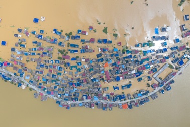 Covid-19 vừa lắng, Trung Quốc vật lộn với mưa lũ bất thường