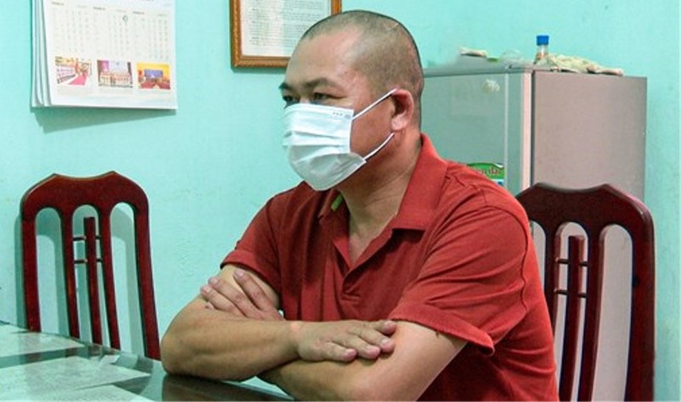 Tạm giữ 2 đối tượng dùng giấy xét nghiệm giả để qua chốt kiểm soát dịch - 1 Tạm giữ 2 đối tượng dùng giấy xét nghiệm giả để qua chốt kiểm soát dịch - 1