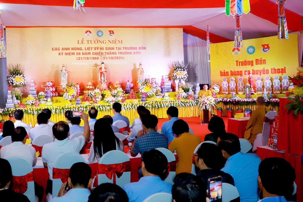 Tưởng niệm 1.240 liệt sỹ hy sinh tại tọa độ lửa Truông Bồn - 2 Tưởng niệm 1.240 liệt sỹ hy sinh tại tọa độ lửa Truông Bồn - 2