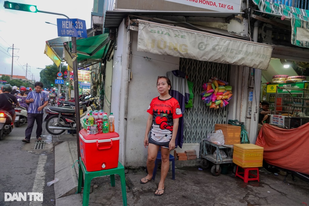 Hàng nước im lặng nuôi sống gia đình không nói, không nghe - 1 Hàng nước im lặng nuôi sống gia đình không nói, không nghe - 1