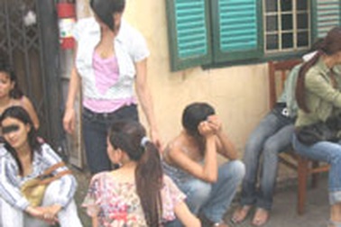 Dân Hà Nội "cắn lắc" ngoại tỉnh