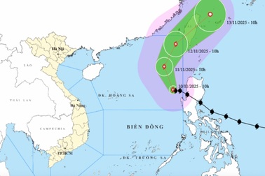 Bão Phượng Hoàng gây sóng cao 10m ở Biển Đông