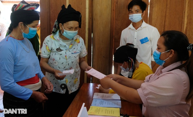 Toàn cảnh 69 triệu cử tri cả nước tham gia Ngày hội non sông - 42 Toàn cảnh 69 triệu cử tri cả nước tham gia Ngày hội non sông - 42