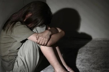 Khởi tố 2 đối tượng dâm ô người dưới 16 tuổi