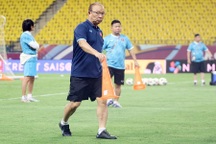 HLV Park Hang Seo lộ vẻ căng thẳng tại "hiểm địa" của Saudi Arabia