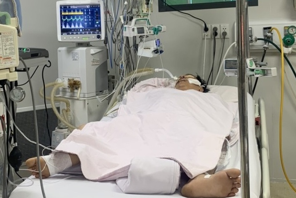 Bệnh nhân sốt xuất huyết gánh viện phí 400 triệu đồng, mẹ phải rao bán nhà - 1 Bệnh nhân sốt xuất huyết gánh viện phí 400 triệu đồng, mẹ phải rao bán nhà - 1