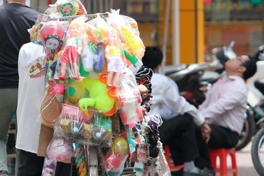 Ngộ độc chì: Mối nguy rình rập trẻ