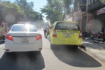 Tài xế taxi đột tử trong xe