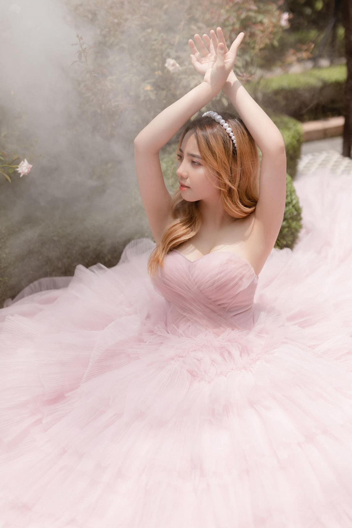 Tan chảy với nét đẹp của Tiktoker triệu người theo dõi - 2