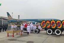 Máy bay đưa nguyên Chủ tịch nước Lê Đức Anh về nơi an nghỉ cuối cùng tại TPHCM