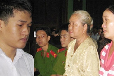 Nam sinh viên giết cha được cải tử nhờ luật sư