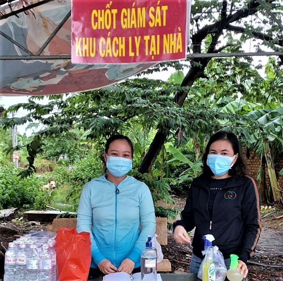 Đội quân tóc dài vừa lo việc nhà vừa hăng hái phòng, chống dịch Covid-19 - 2 Đội quân tóc dài vừa lo việc nhà vừa hăng hái phòng, chống dịch Covid-19 - 2