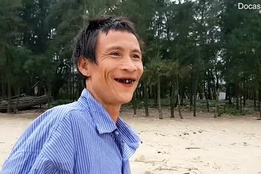 Những hình ảnh về "người rừng" Hồ Văn Lang xuất hiện trên báo Anh