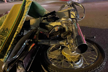 2 bố con tử vong sau va chạm với xe tải