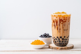 Mẹ cho con bú có được uống cà phê, trà sữa?
