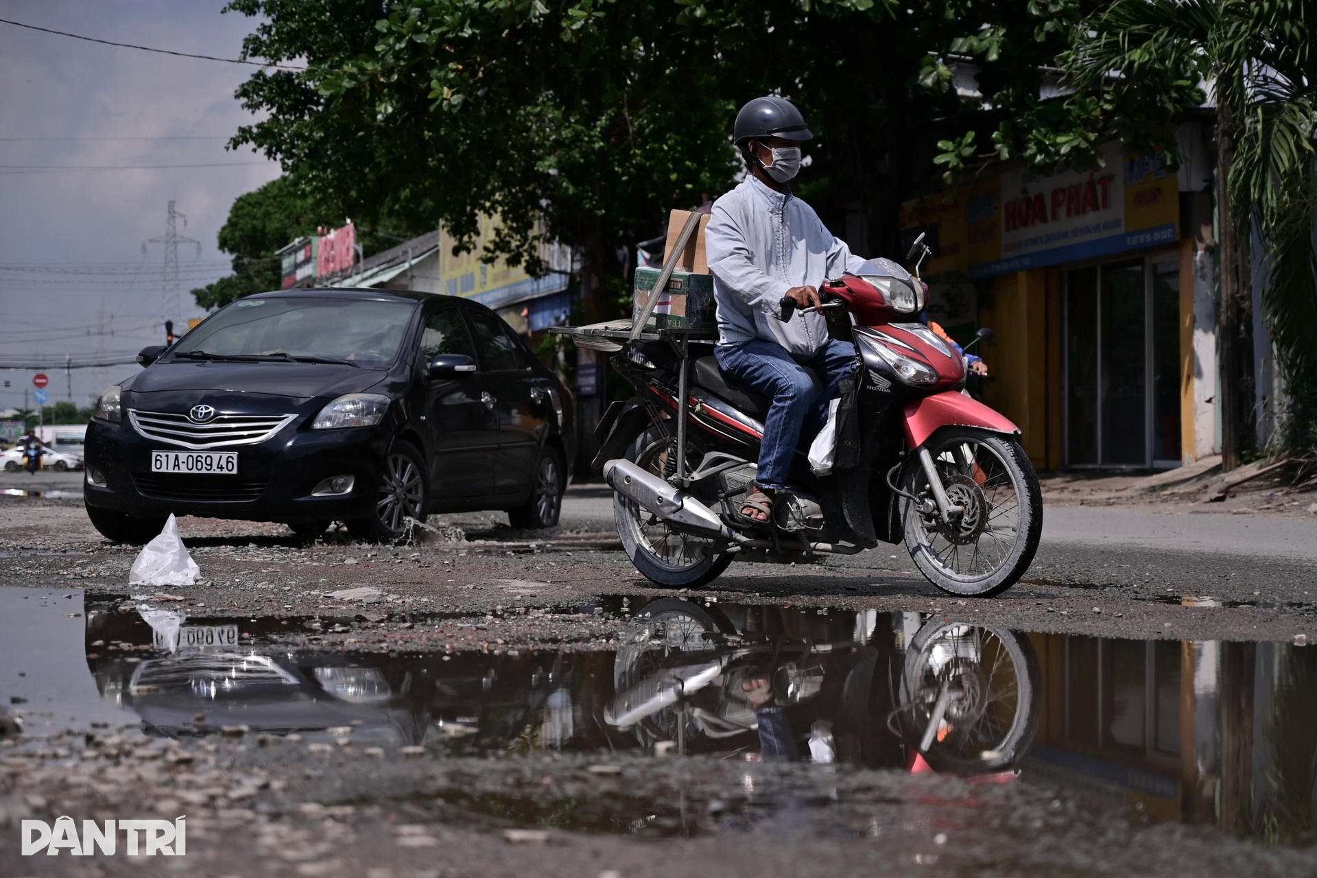 Tuyến đường được xem là điểm nóng về nạn xe dù, bến cóc ở TPHCM xuống cấp - 5 Tuyến đường được xem là điểm nóng về nạn xe dù, bến cóc ở TPHCM xuống cấp - 5