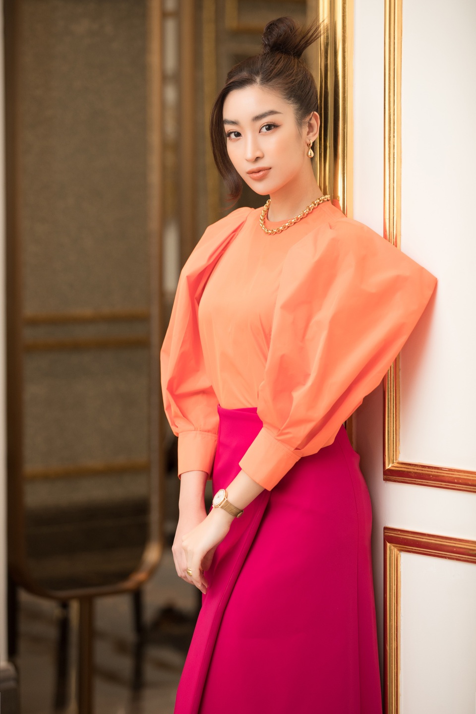 Hoa hậu, Á hậu “đọ sắc” trong khách sạn dát vàng xa hoa bậc nhất Thủ đô - 6 Hoa hậu, Á hậu “đọ sắc” trong khách sạn dát vàng xa hoa bậc nhất Thủ đô - 6