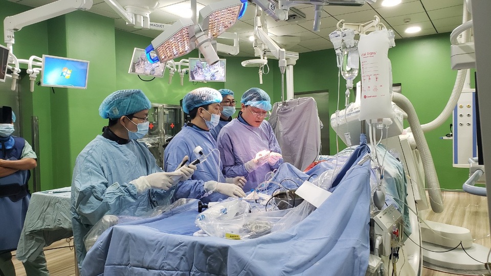 Bệnh viện Đà Nẵng đưa vào sử dụng phòng mổ tim mạch hiện đại bậc nhất - 1 Bệnh viện Đà Nẵng đưa vào sử dụng phòng mổ tim mạch hiện đại bậc nhất - 1