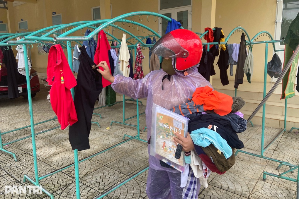 Nữ phó hiệu trưởng đến trường, lần thứ 4 phụ huynh lại đón con về - 2 Nữ phó hiệu trưởng đến trường, lần thứ 4 phụ huynh lại đón con về - 2