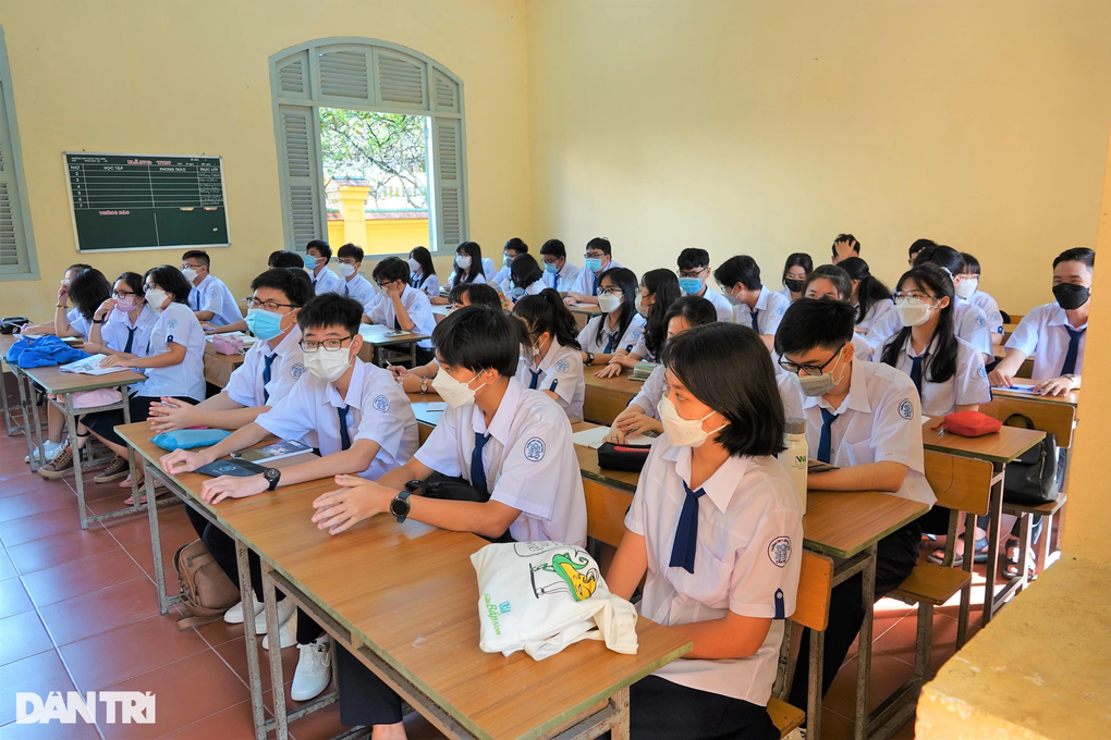 Hình ảnh trái ngược của học trò ngày tựu trường - 3 Hình ảnh trái ngược của học trò ngày tựu trường - 3
