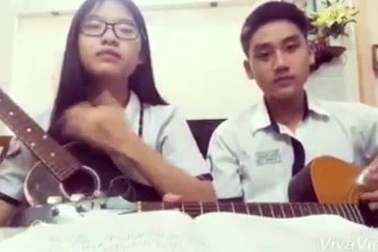 Cặp học sinh cover hit "Ông bà anh" cực chất