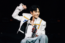 Wren Evans cảm ơn bố, hé lộ ký ức khó quên thời học sinh