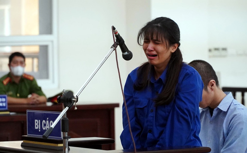 Vụ bạo hành bé gái 3 tuổi ở Hà Nội: Cha dượng bị đề nghị tử hình - 3 Vụ bạo hành bé gái 3 tuổi ở Hà Nội: Cha dượng bị đề nghị tử hình - 3