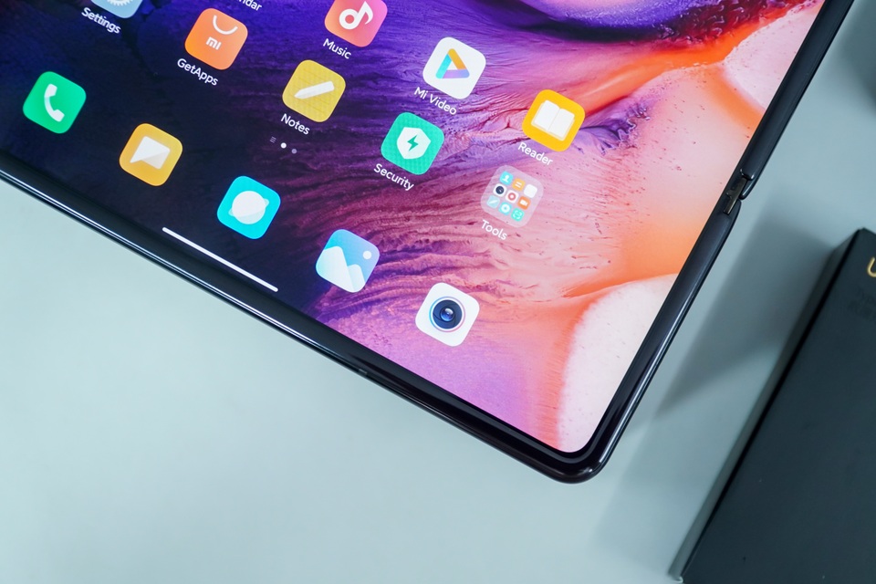 Trên tay Xiaomi Mi Mix Fold: giống Galaxy Z Fold2, giá 40 triệu đồng - 9 Trên tay Xiaomi Mi Mix Fold: giống Galaxy Z Fold2, giá 40 triệu đồng - 9