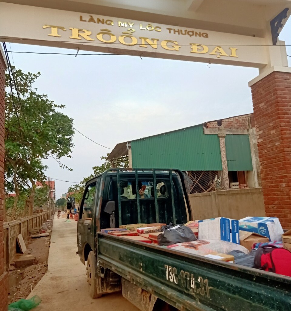 Khách sạn, quán cơm “0 đồng” và những chuyến xe chở hàng cứu trợ miễn phí - 3 Khách sạn, quán cơm “0 đồng” và những chuyến xe chở hàng cứu trợ miễn phí - 3