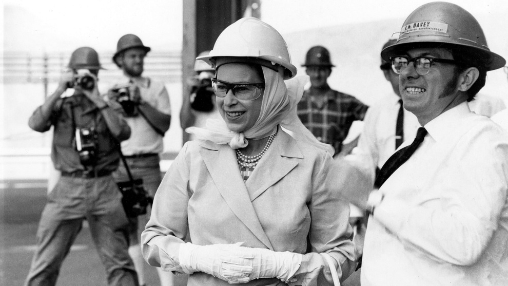 Ba lần Nữ hoàng Anh Elizabeth II thoát âm mưu ám sát - 2 Ba lần Nữ hoàng Anh Elizabeth II thoát âm mưu ám sát - 2