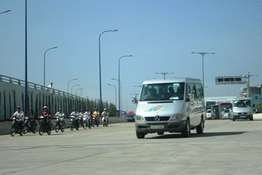 Tổ chức lực lượng hướng dẫn lưu thông qua hầm Thủ Thiêm