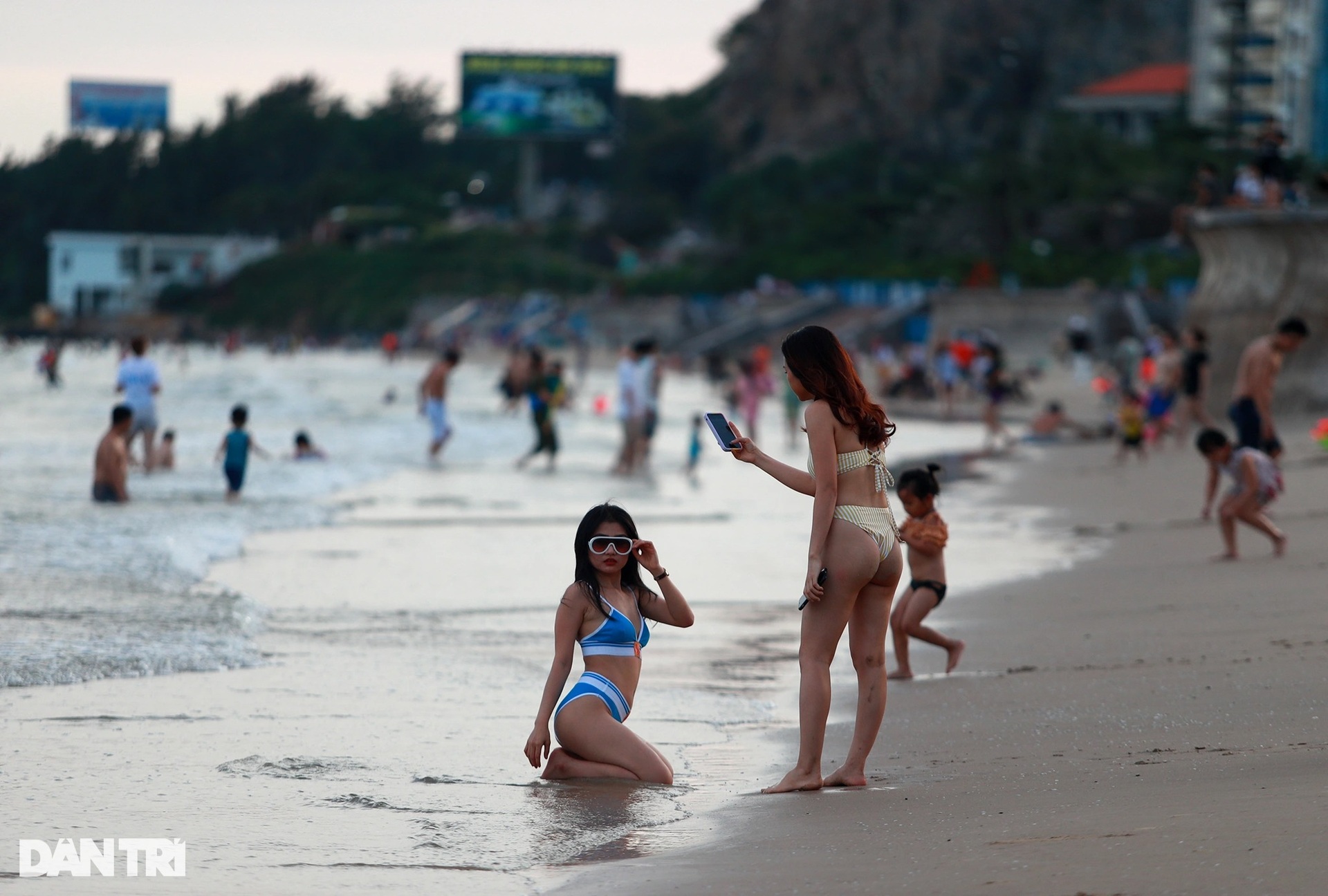 Người dân TPHCM đi 120 km tắm biển Vũng Tàu rồi ra về vì không có nhà nghỉ - 3