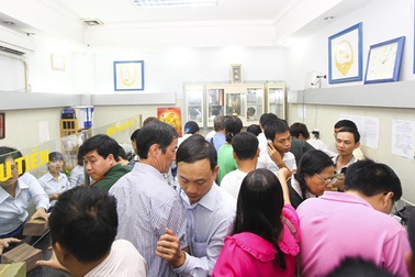 Đổ xô kiểm định chất lượng vàng SJC