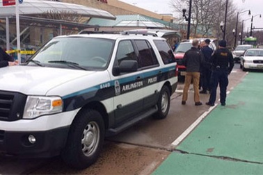 Trung tâm mua sắm gần Lầu Năm Góc phải sơ tán do đe dọa đánh bom