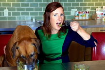 Nghề thử thức ăn cho chó, lương 1,5 tỷ đồng: Không phải ai cũng dám làm!