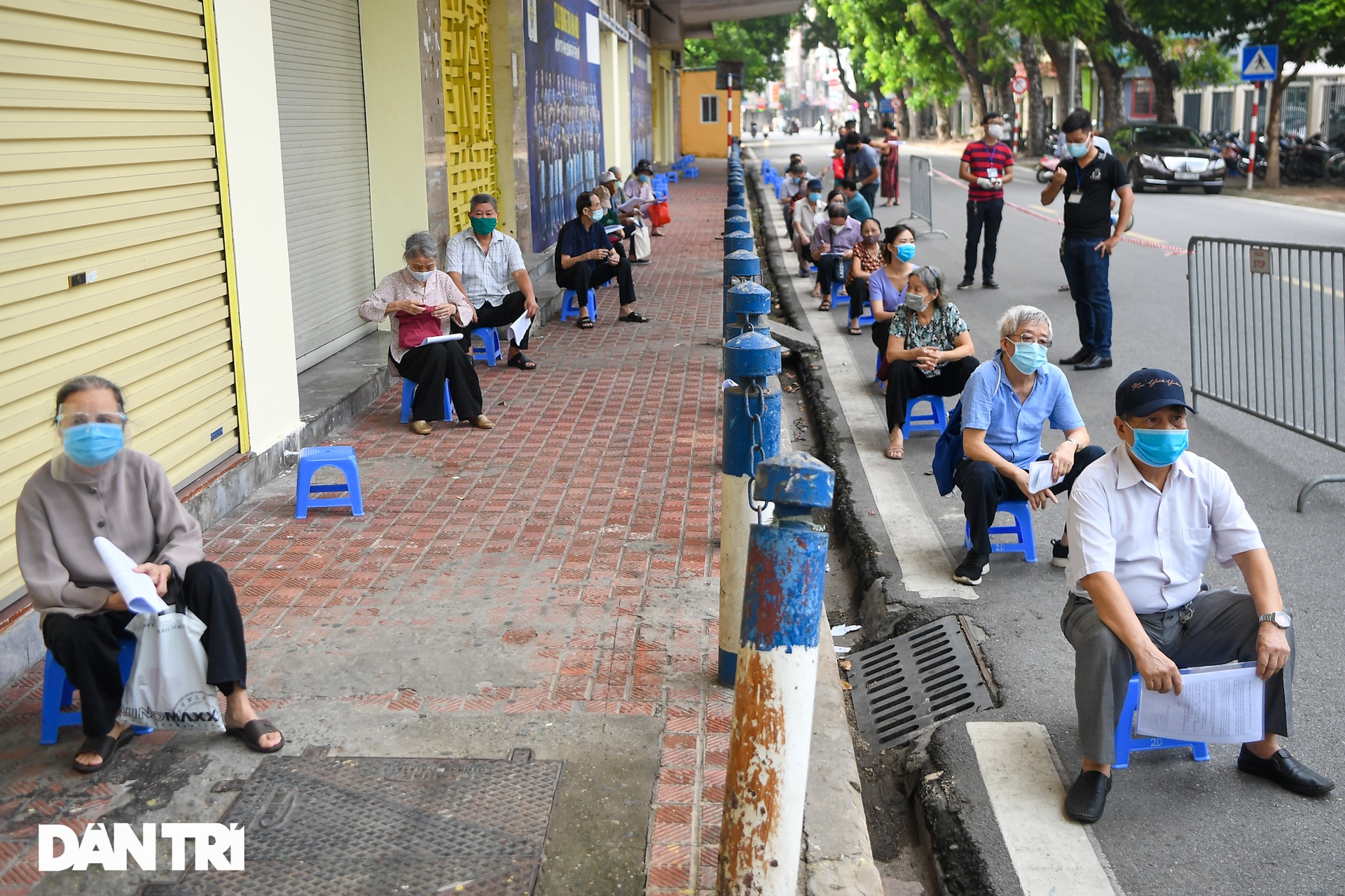 Mô hình xét nghiệm sàng lọc đồng thời tiêm vắc xin 2 trong 1 tại Hà Nội - 1 Mô hình xét nghiệm sàng lọc đồng thời tiêm vắc xin 2 trong 1 tại Hà Nội - 1