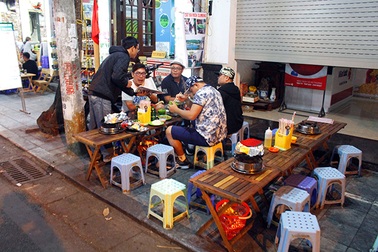 Chủ tịch quận Thanh Xuân gửi thư ngỏ kêu gọi không chiếm dụng vỉa hè