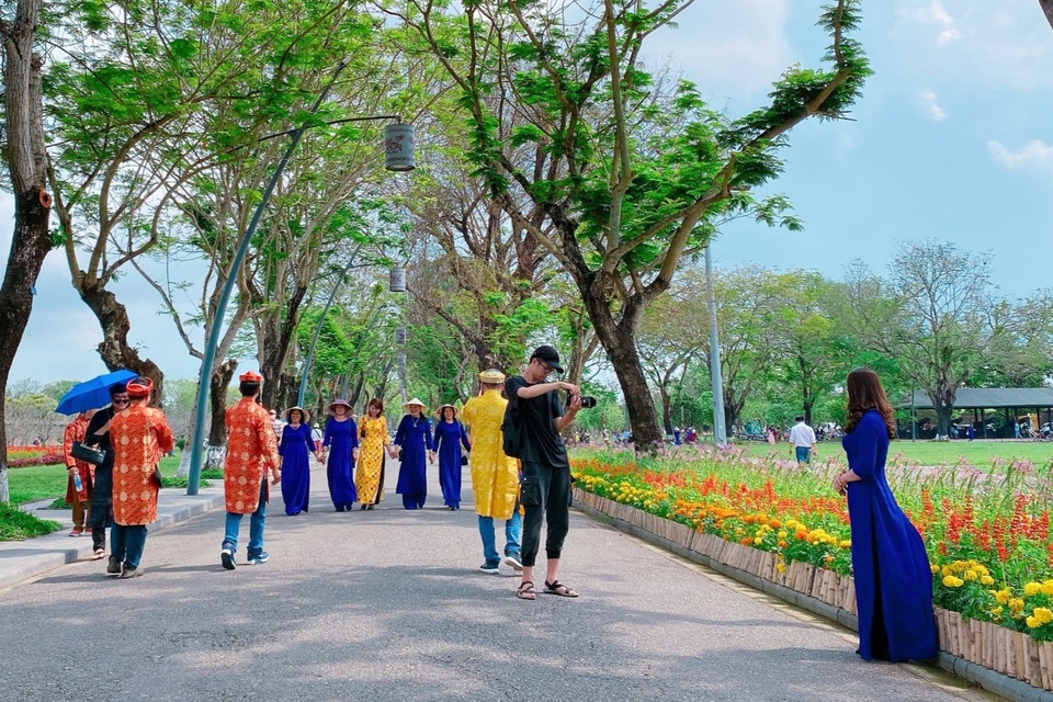 Phái đẹp diện áo dài tham quan di tích miễn phí ngày 8/3 - 10 Phái đẹp diện áo dài tham quan di tích miễn phí ngày 8/3 - 10