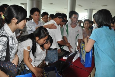 Phát động bầu chọn vịnh Hạ Long là kỳ quan thiên nhiên thế giới 